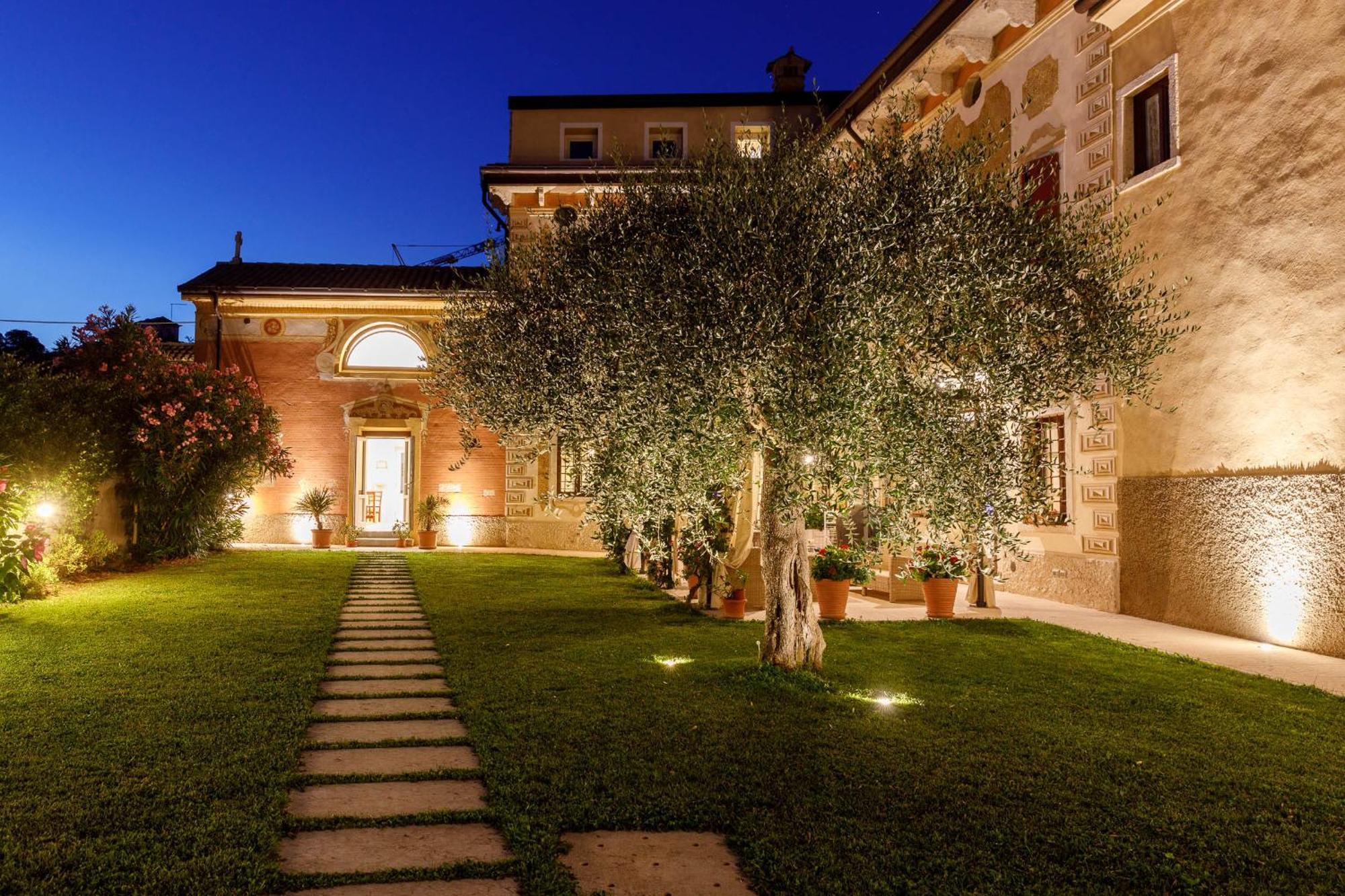 Villa Padovani Relais De Charme - Adults Only Pastrengo Eksteriør billede